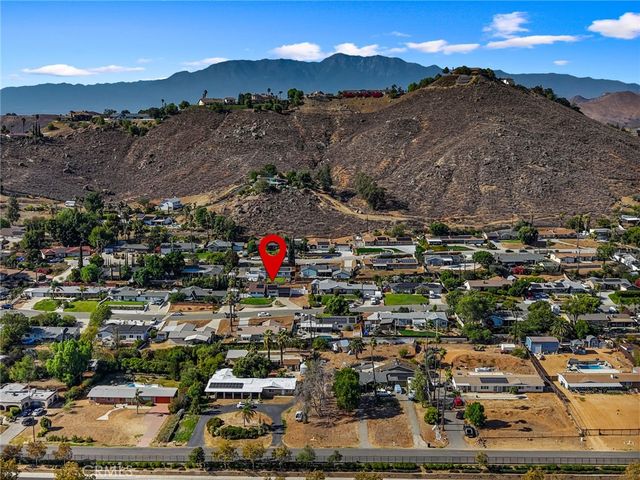 7371 Font, Riverside, CA 92509