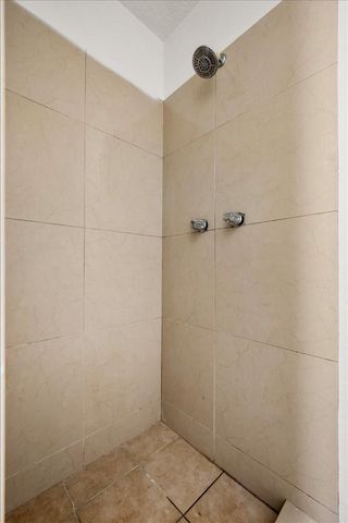 9572 Windswept Lane 9572, Houston, TX 77063