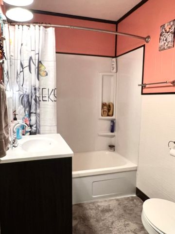 107 Lancaster Dr, Hopkinsville, KY 42240