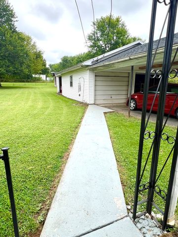 107 Lancaster Dr, Hopkinsville, KY 42240