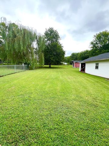 107 Lancaster Dr, Hopkinsville, KY 42240