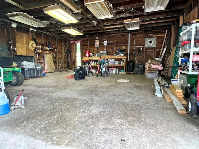 107 Lancaster Dr, Hopkinsville, KY 42240