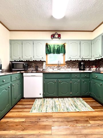 107 Lancaster Dr, Hopkinsville, KY 42240