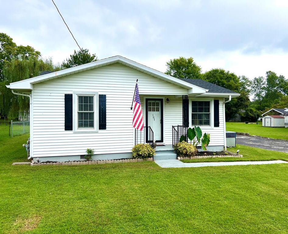 107 Lancaster Dr, Hopkinsville, KY 42240