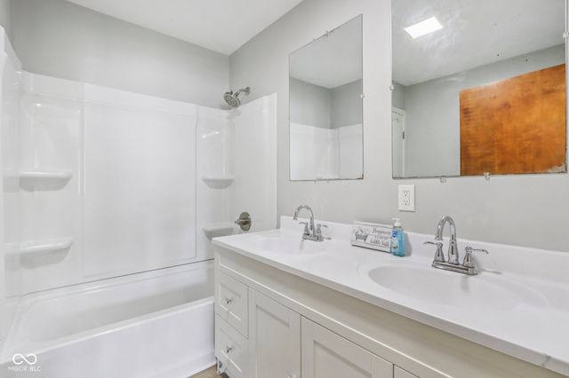 1751 E Main Street, Greenfield, IN 46140