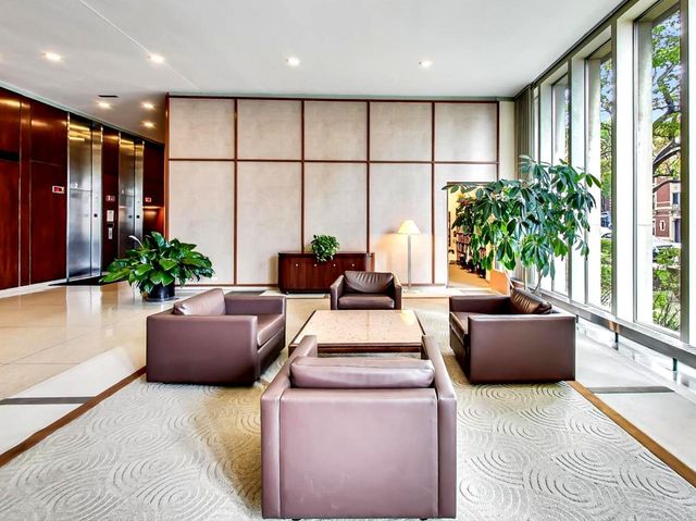 3550 N Lake Shore Drive 1011, Chicago, IL 60657