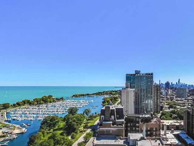 3550 N Lake Shore Drive 1011, Chicago, IL 60657