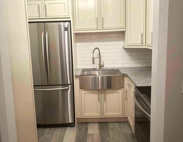 3550 N Lake Shore Drive 1011, Chicago, IL 60657