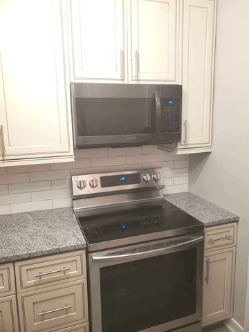 3550 N Lake Shore Drive 1011, Chicago, IL 60657