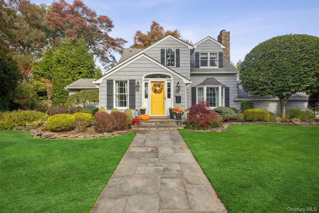 135 Shoreham Road, Massapequa, NY 11758 — exterior