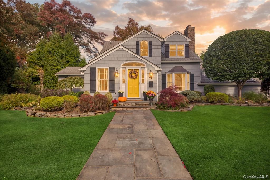 135 Shoreham Road, Massapequa, NY 11758 — photo 2