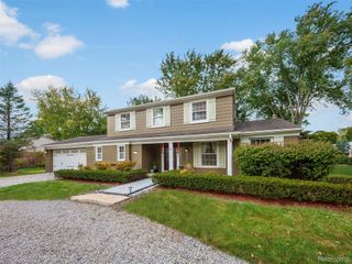19938 S Waltham Road, Beverly Hills Village, MI 48025
