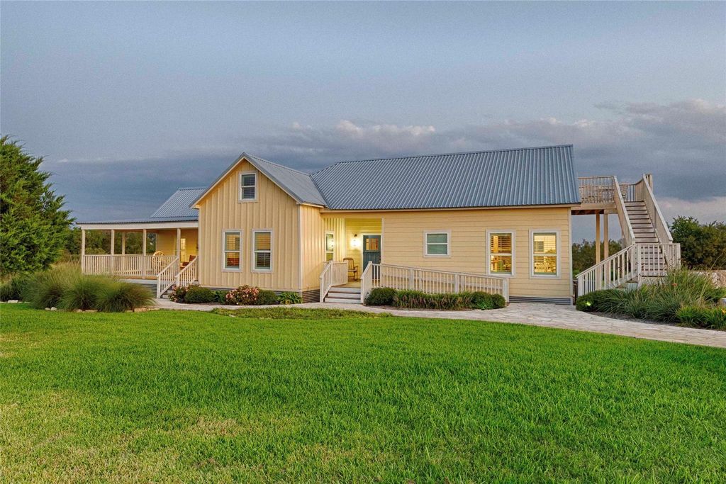 2210 FM 615, Schulenburg, TX 78956