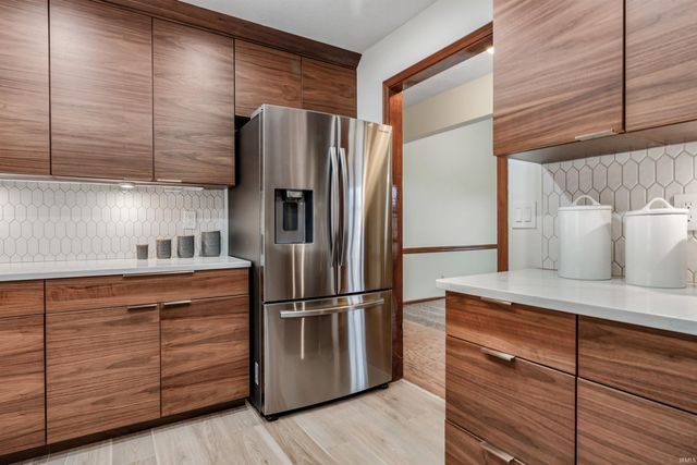 2020 Deer Lodge Place, Fort Wayne, IN 46818