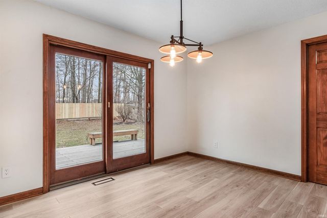 2020 Deer Lodge Place, Fort Wayne, IN 46818