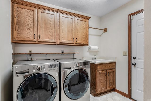 2020 Deer Lodge Place, Fort Wayne, IN 46818