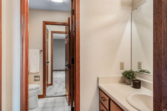 2020 Deer Lodge Place, Fort Wayne, IN 46818