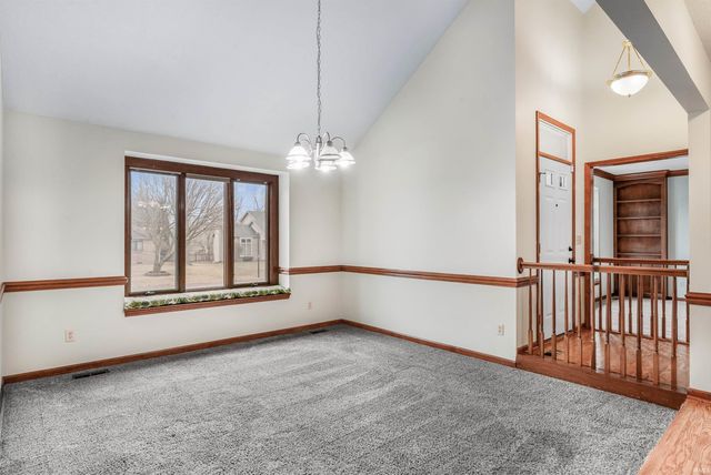 2020 Deer Lodge Place, Fort Wayne, IN 46818