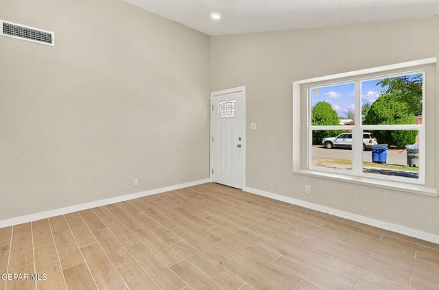10705 RHYOLITE Drive, El Paso, TX 79924