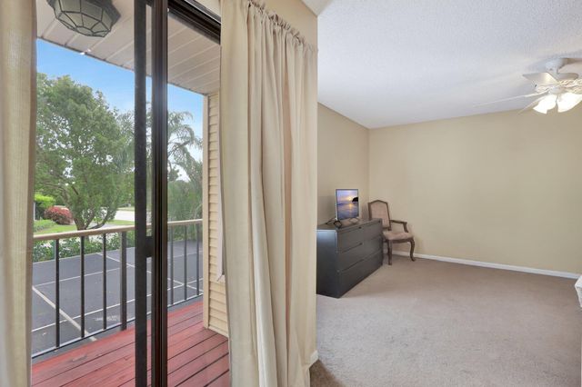 1558 Shaker Circle, Wellington, FL 33414