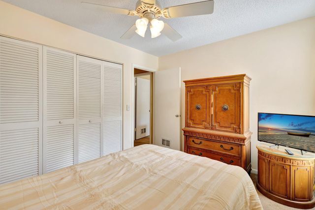 1558 Shaker Circle, Wellington, FL 33414