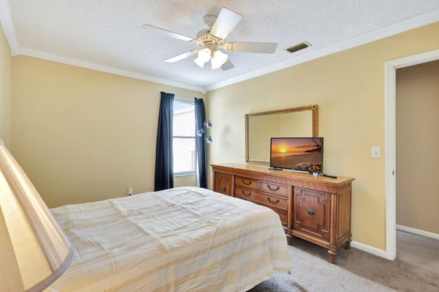 1558 Shaker Circle, Wellington, FL 33414