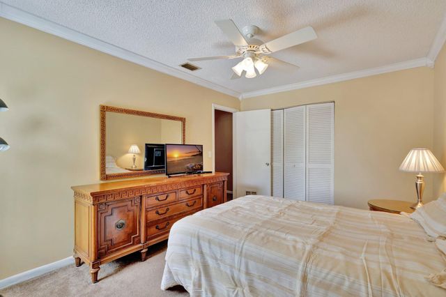 1558 Shaker Circle, Wellington, FL 33414