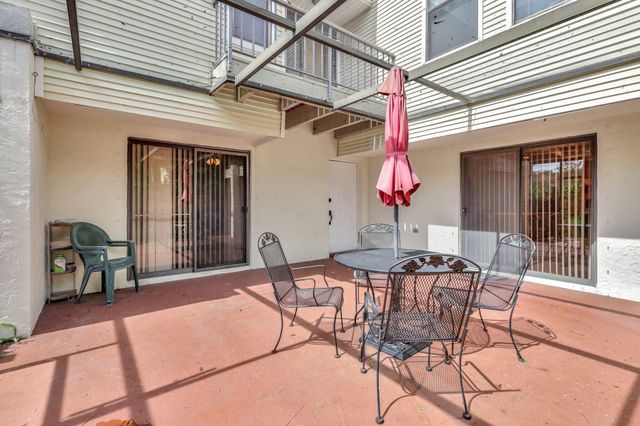 1558 Shaker Circle, Wellington, FL 33414