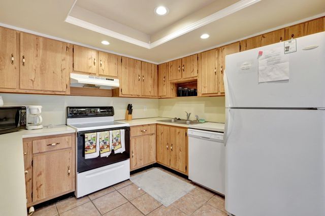 1558 Shaker Circle, Wellington, FL 33414