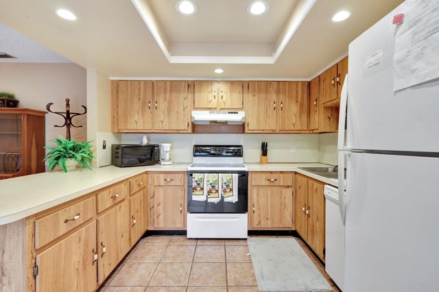 1558 Shaker Circle, Wellington, FL 33414