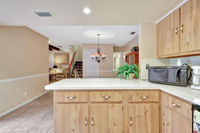 1558 Shaker Circle, Wellington, FL 33414