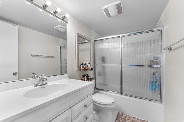 4266 Deste Court 302, Lake Worth, FL 33467