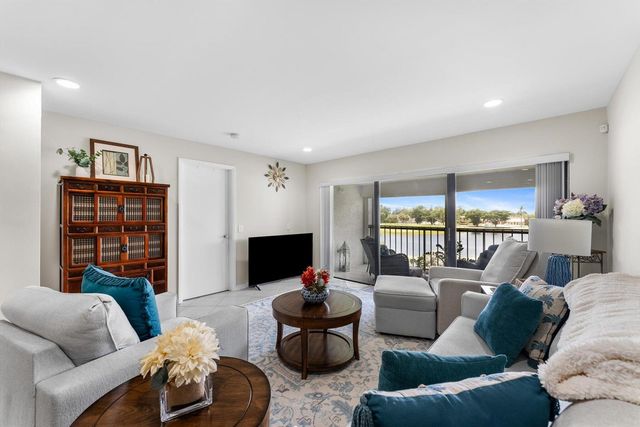 4266 Deste Court 302, Lake Worth, FL 33467