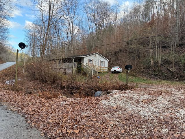 556 Blaines Branch Road, Beattyville, KY 41311