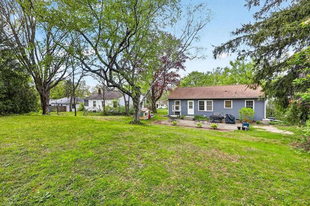 3533 Heather Crest, Madison, WI 53705