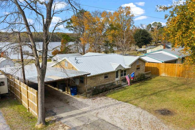 226 County Rd 184, Carthage, TX 75633