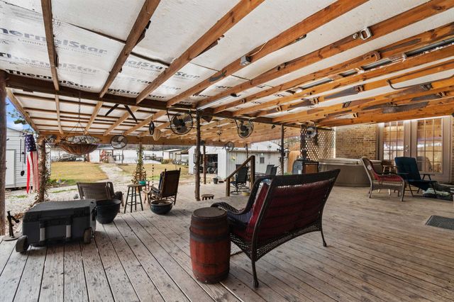 226 County Rd 184, Carthage, TX 75633