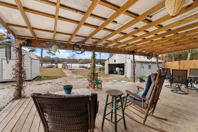 226 County Rd 184, Carthage, TX 75633