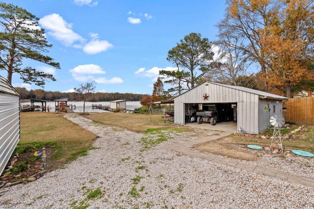 226 County Rd 184, Carthage, TX 75633