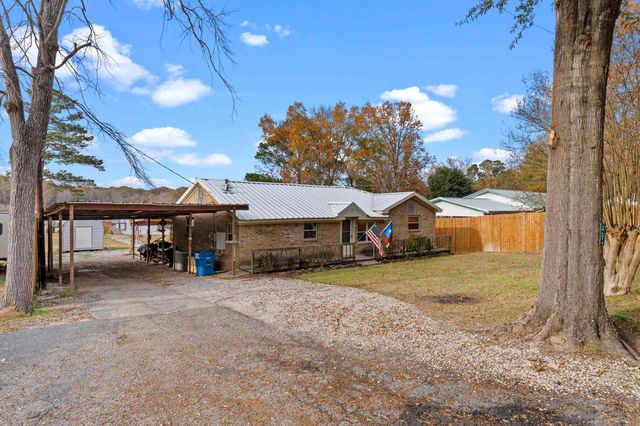 226 County Rd 184, Carthage, TX 75633