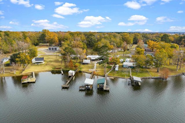 226 County Rd 184, Carthage, TX 75633