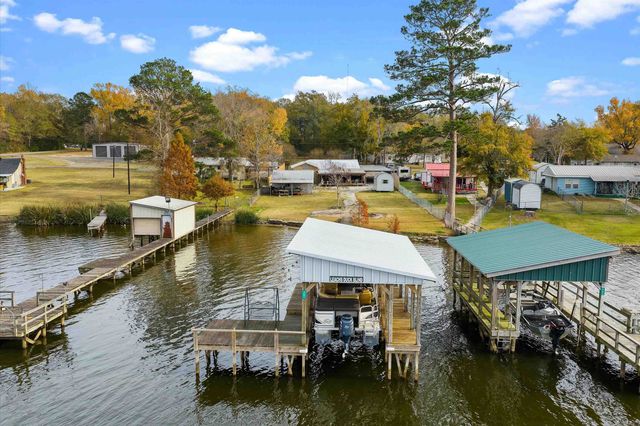 226 County Rd 184, Carthage, TX 75633