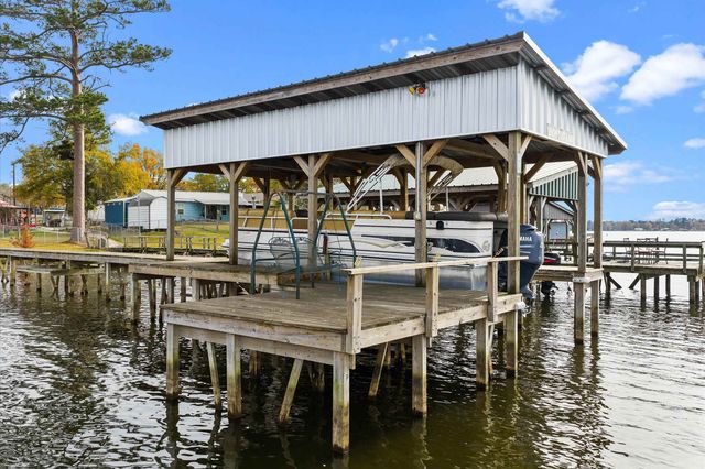 226 County Rd 184, Carthage, TX 75633