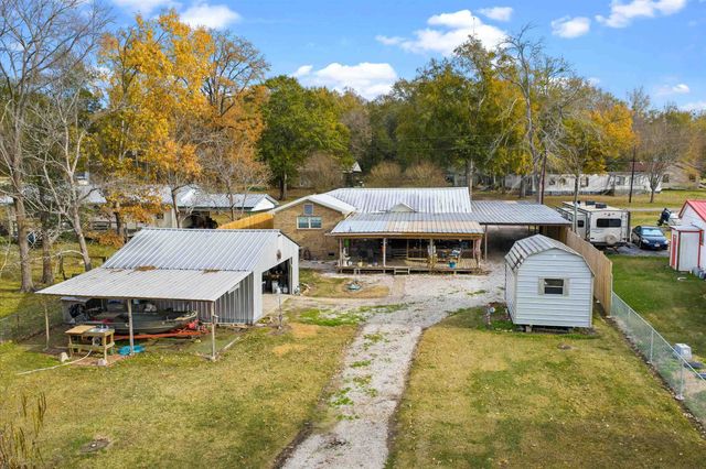 226 County Rd 184, Carthage, TX 75633