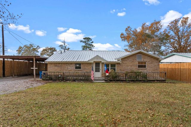226 County Rd 184, Carthage, TX 75633