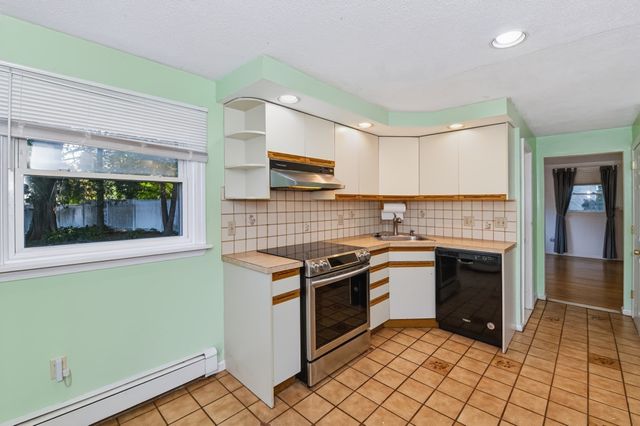 14 Cunningham Dr, Framingham, MA 01701