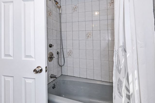 14 Cunningham Dr, Framingham, MA 01701