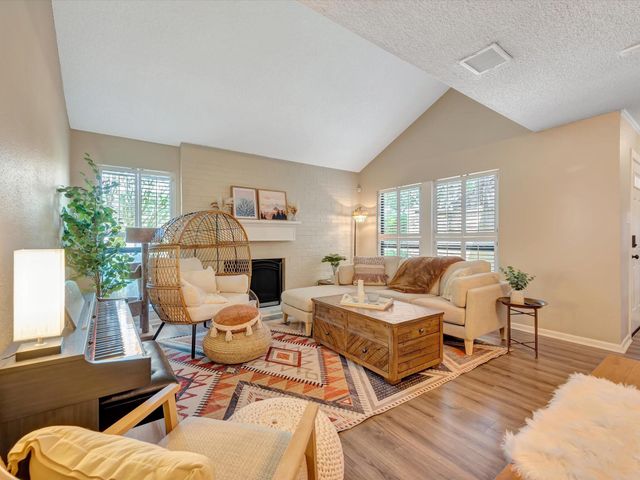 16570 Space Center Boulevard, Houston, TX 77058