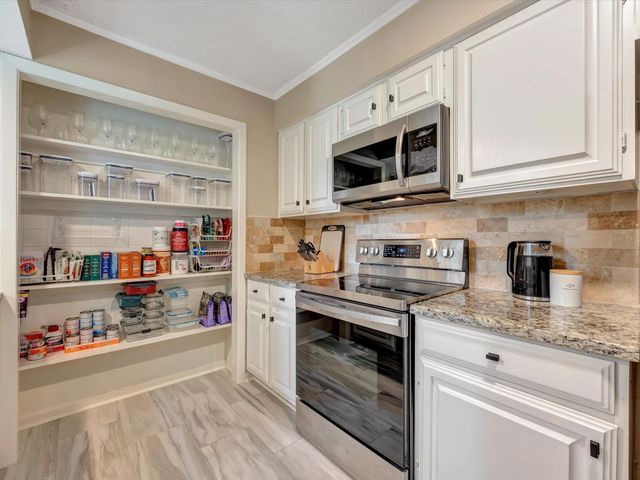 16570 Space Center Boulevard, Houston, TX 77058