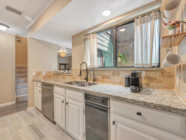 16570 Space Center Boulevard, Houston, TX 77058